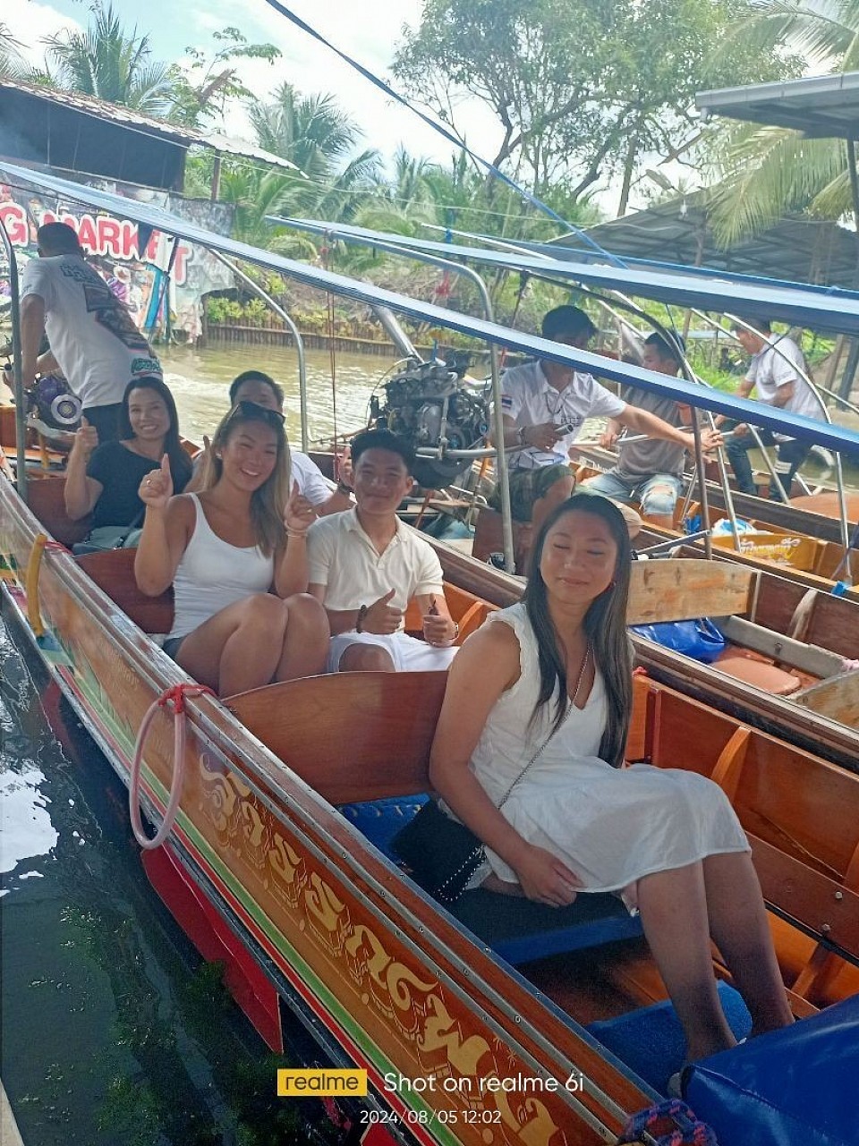 We offer van rental services with a driver for tours of Damnoen Saduak Floating Market, and you can also book boat trips to explore the market with us.