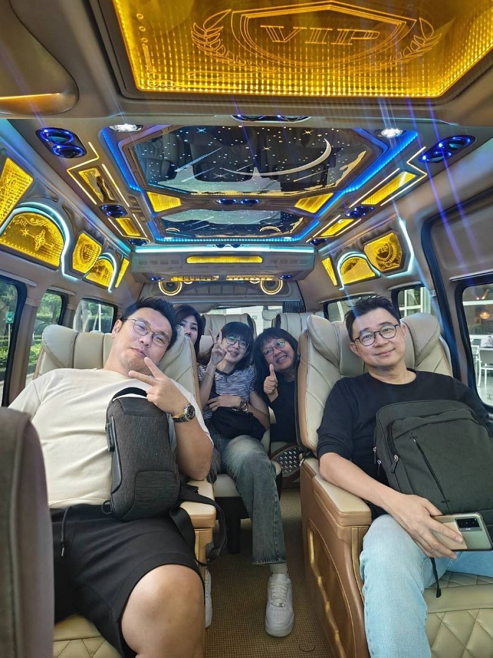 Bangkok city tour by vip van service
